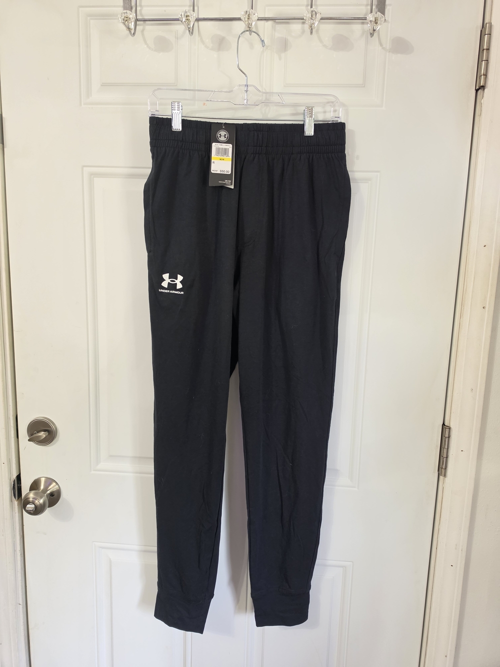 Under Armour Men’s Medium Black Jogger Pants NWT Loose Fit Athletic